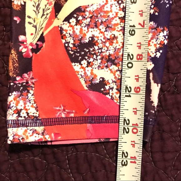 Fabletics Define High-Waisted Capri leggings Fiori floral print - Picture 6 of 6